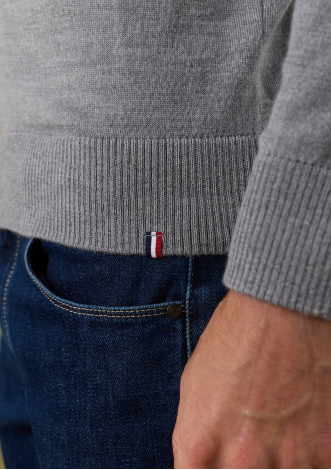 pull-homme-oxygene-gris-clair-made-in-france-laine-merinos-collection-automne-hiver-2026-4