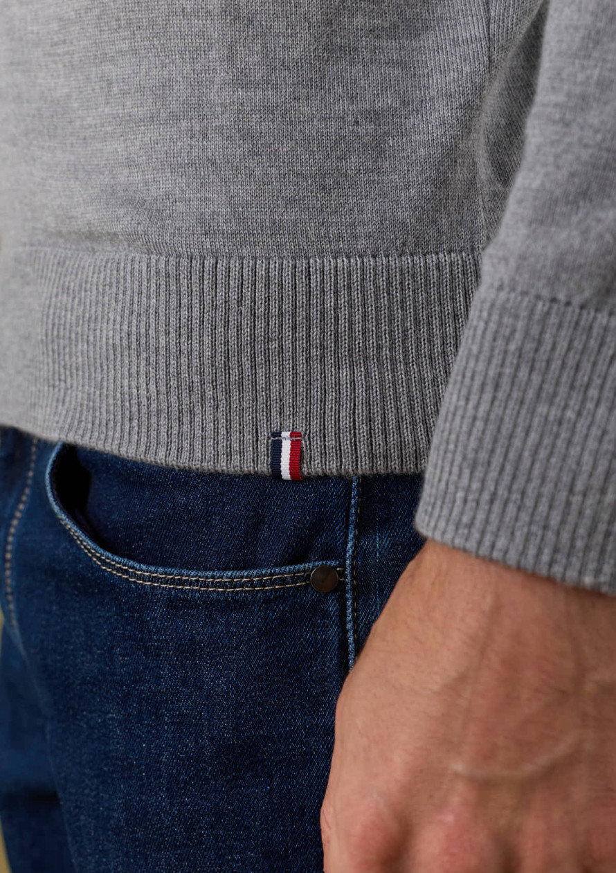pull-homme-oxygene-gris-clair-made-in-france-laine-merinos-collection-automne-hiver-2026-4