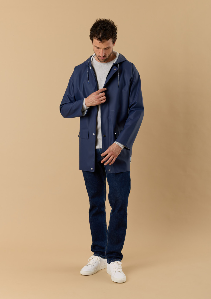 impermeable-homme-averse-marine-made-in-france-collection-automne-hiver-2026-2