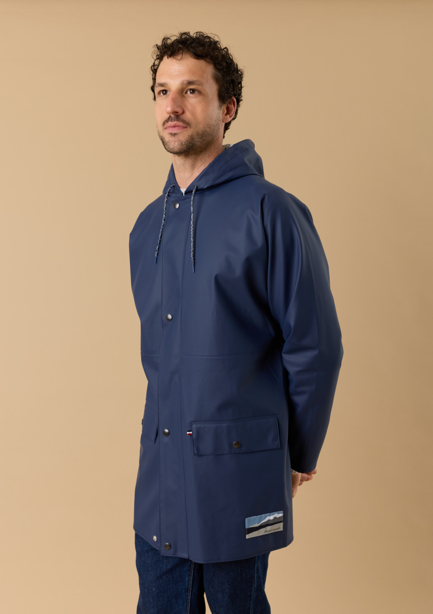 impermeable-homme-averse-marine-made-in-france-collection-automne-hiver-2026-4