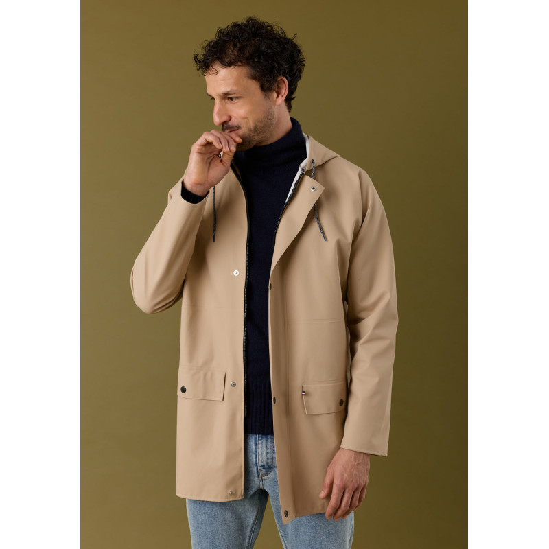 impermeable-homme-averse-beige-made-in-france-collection-automne-hiver-2026-1