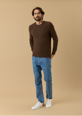 pull-homme-damier-marron-coton-biologique-collection-automne-hiver-2026-3