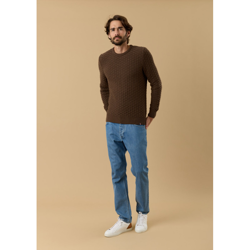 pull-homme-damier-marron-coton-biologique-collection-automne-hiver-2026-3