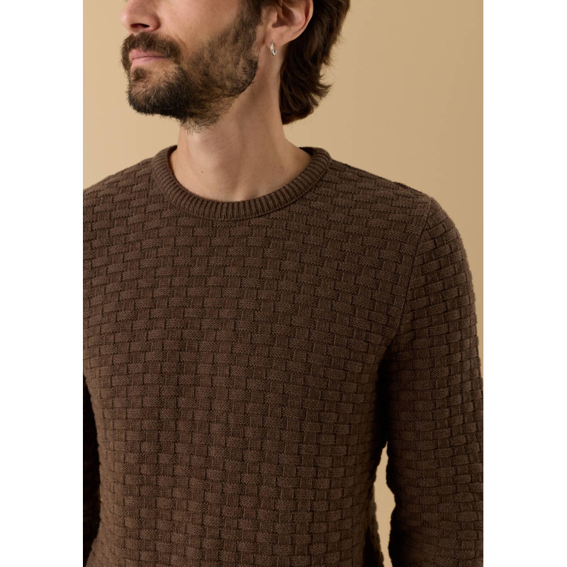 pull-homme-damier-marron-coton-biologique-collection-automne-hiver-2026-2