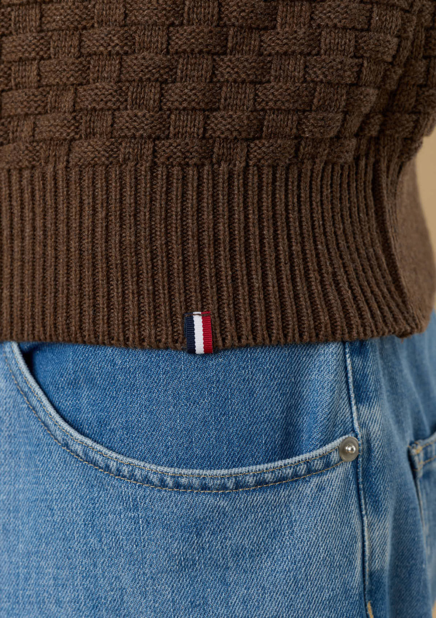 pull-homme-damier-marron-coton-biologique-collection-automne-hiver-2026-4