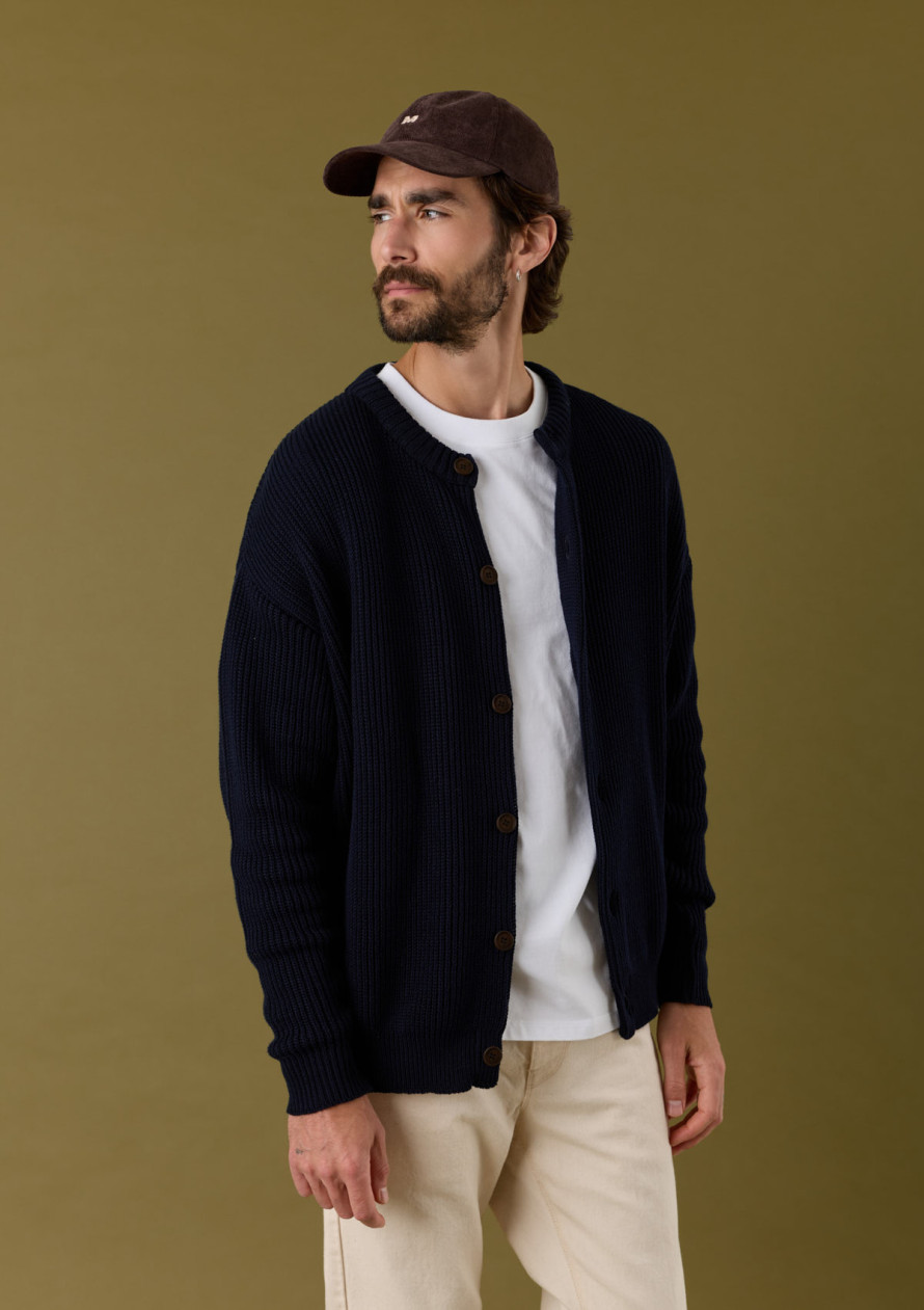 casquette-homme-indigo-marron-velours-coteles-collection-automne-hiver-2026-2
