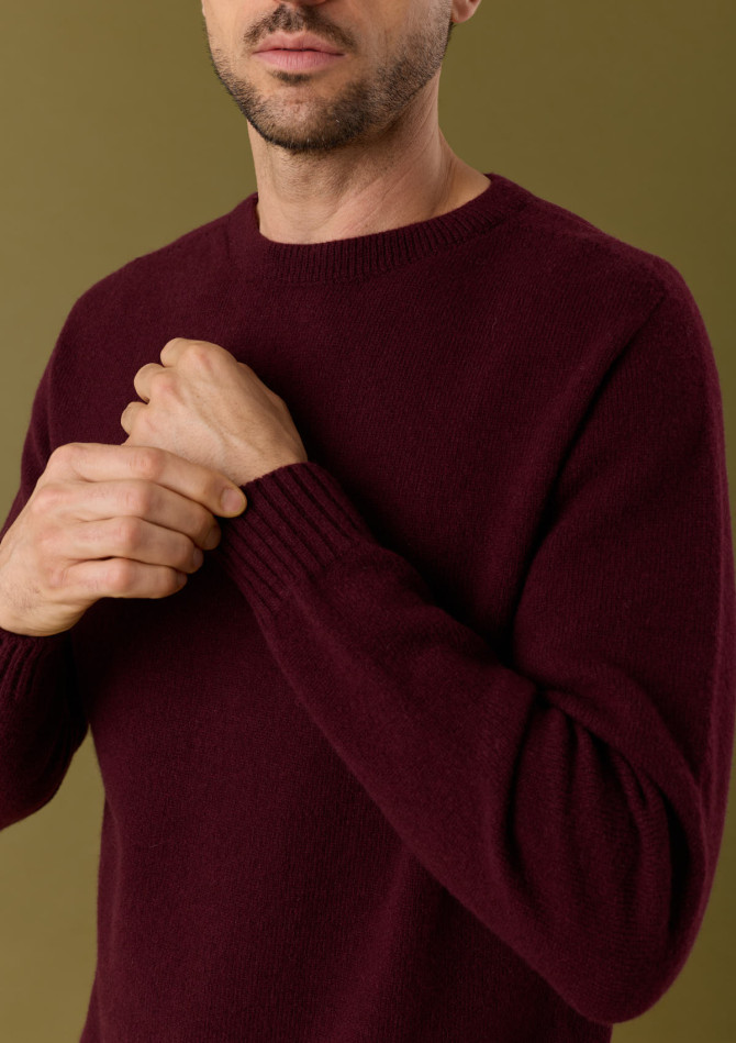 pull-homme-toison-rouge-grenat-made-in-france-laine-merinos-collection-automne-hiver-2026-1