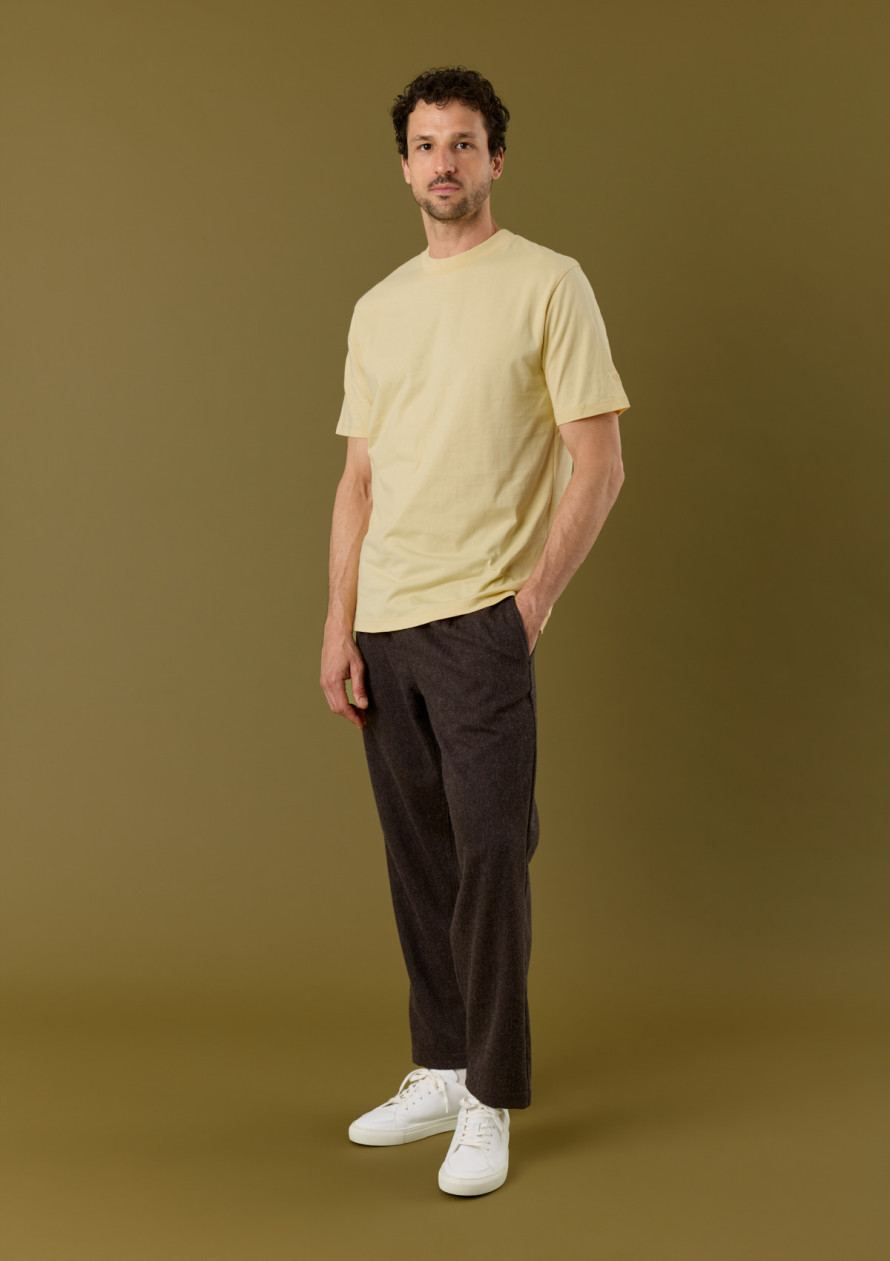 t-shirt-homme-marceau-jaune-demi-sel-coton-biologique-collection-automne-hiver-2026-3
