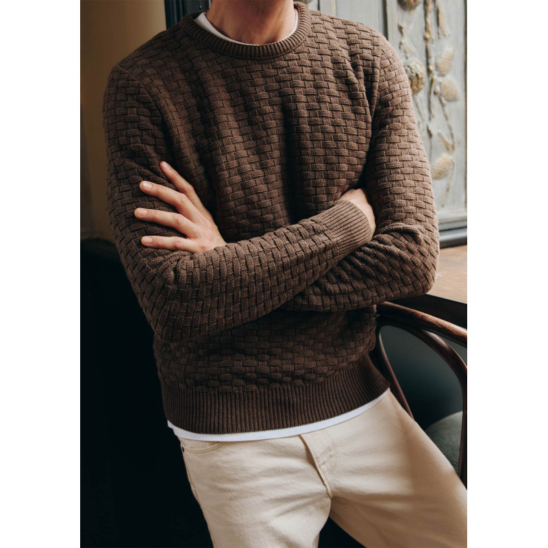 pull-homme-damier-marron-coton-biologique-collection-automne-hiver-2026-1