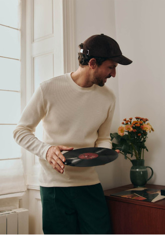 t-shirt-homme-symbole-creme-coton-biologique-collection-automne-hiver-2026-1