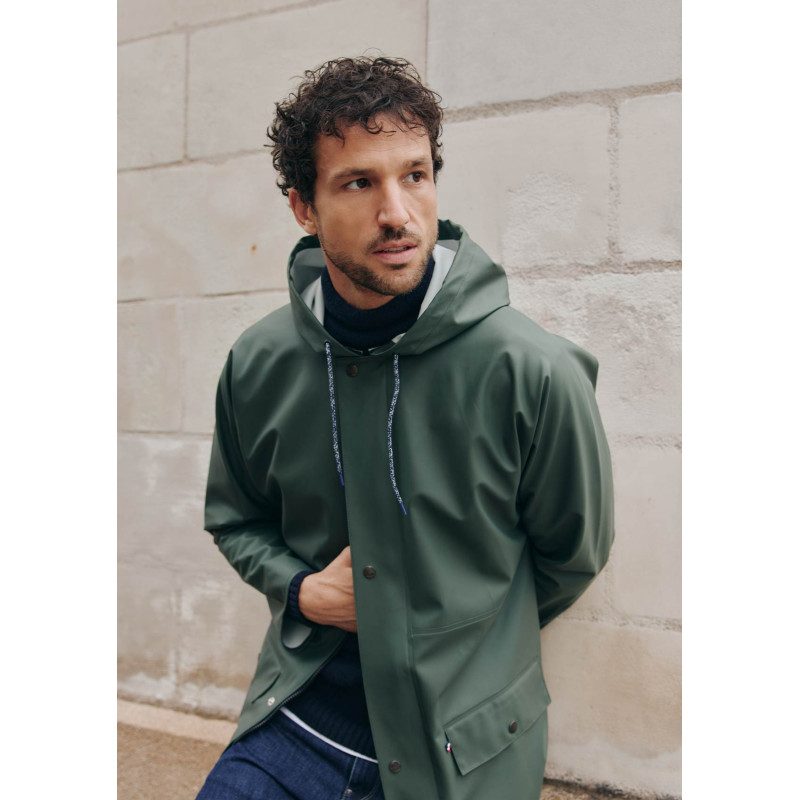 impermeable-homme-averse-kaki-made-in-france-collection-automne-hiver-2026-1