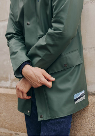 impermeable-homme-averse-kaki-made-in-france-collection-automne-hiver-2026-3