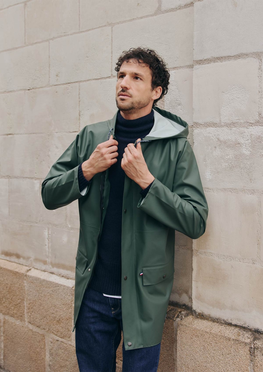 impermeable-homme-averse-kaki-made-in-france-collection-automne-hiver-2026-4
