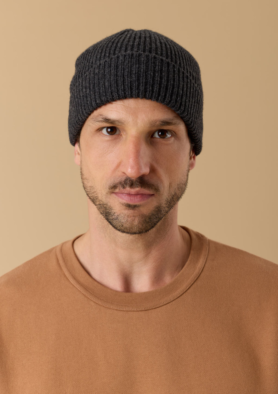 bonnet-homme-prapoutel-anthracite-made-in-france-collection-automne-hiver-2026-2