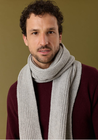 echarpe-homme-chanterelle-gris-clair-laine-collection-automne-hiver-2026-3