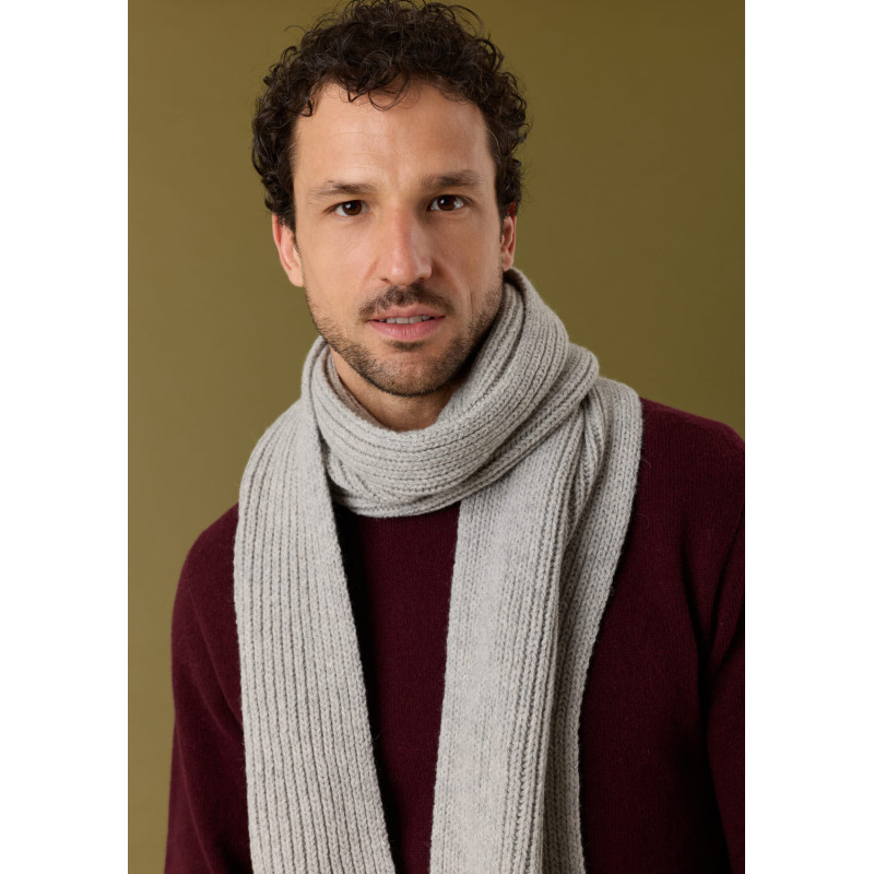 echarpe-homme-chanterelle-gris-clair-laine-collection-automne-hiver-2026-3