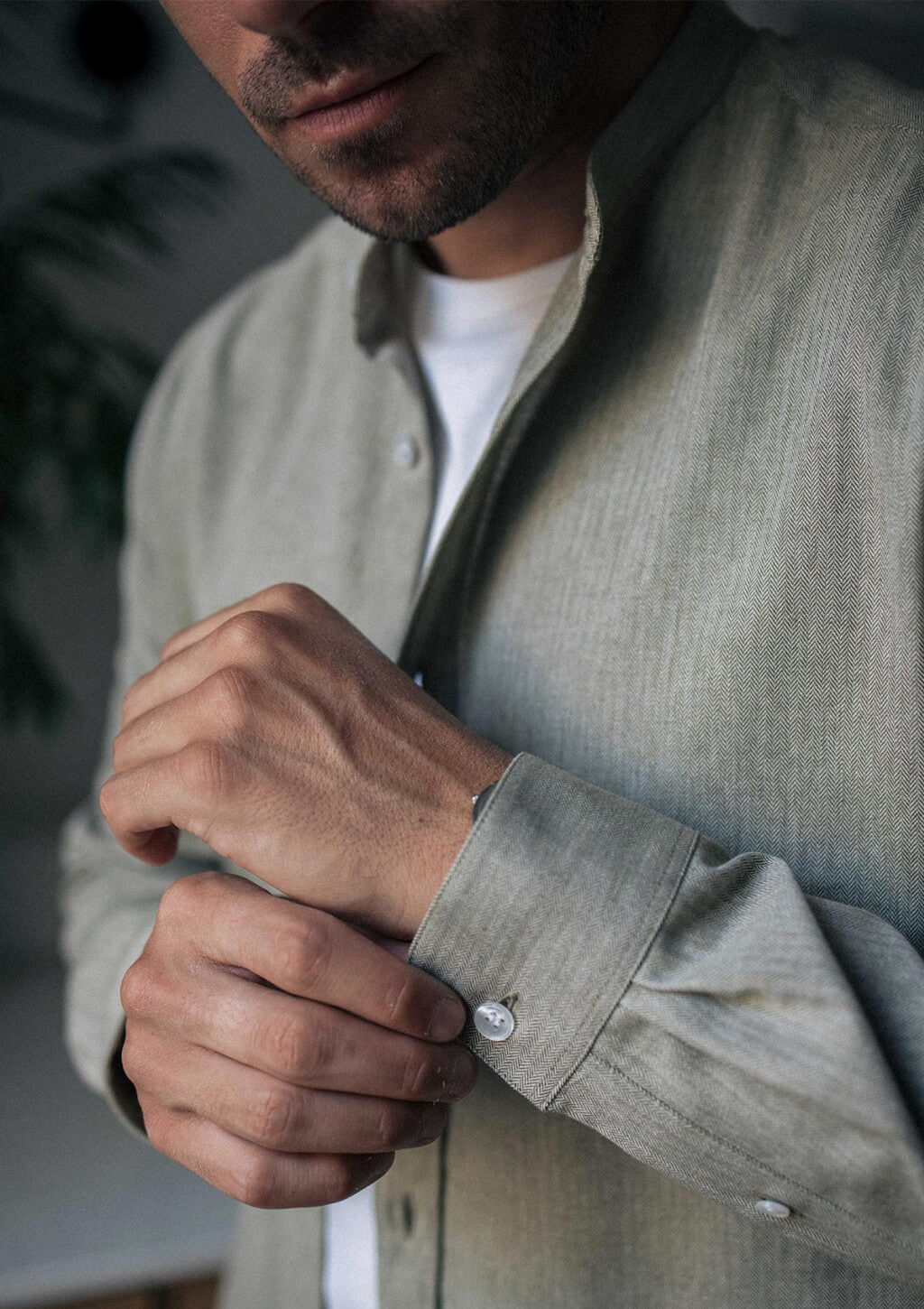 Comment porter la chemise col Mao pour homme Montlimart