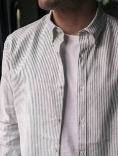 Lin ou coton en été : quelle matière choisir pour homme ?